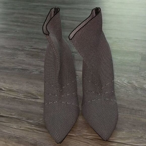 JustFab Illiana heeled sock boots Sz 11 NWOT - Picture 2 of 6